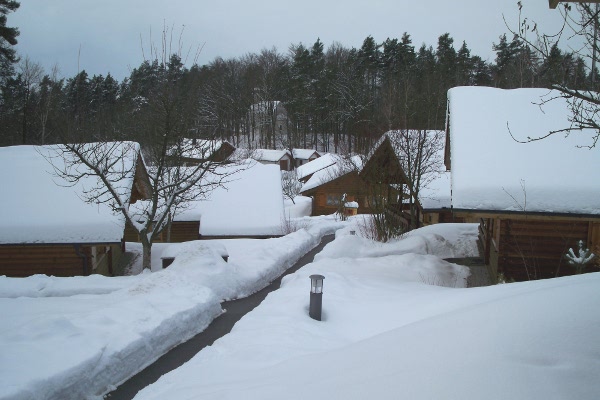 Blick ins Feriendorf etwas unterhalb von Haus 10