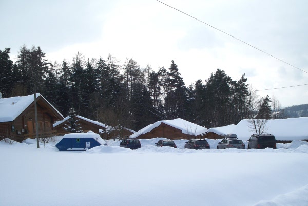 Blick auf Feriendorf von Ausserhalb