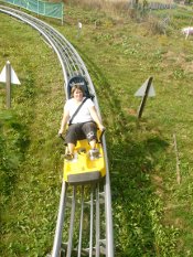 Neue Allwetter Sommerrodelbahn am Egidi-Buckel in St. Englmar. Neben an ist noch eine zweite Rodelbahn in der Röhre. Neue Allwetter Sommerrodelbahn am Egidi-Buckel in St. Englmar. Neben an ist noch eine zweite Rodelbahn in der Röhre.