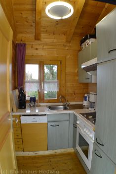 Separate Küche mit Einbauküche und Geschirrspülmaschine in Haus 10. Mehr Bilder, dann auf Bild klicken. Separate Küche mit Einbauküche und Geschirrspülmaschine in Haus 10. Mehr Bilder, dann auf Bild klicken.
