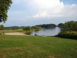 Ein schnes idyllisches Ufer am Silbersee zum tollen Baden