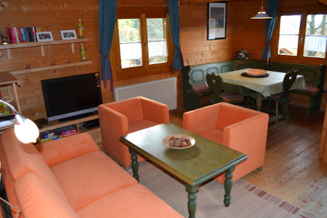 Wohnzimmer in Haus 4. Mehr Bilder auf Bild klicken Wohnzimmer in Haus 4. Mehr Bilder auf Bild klicken